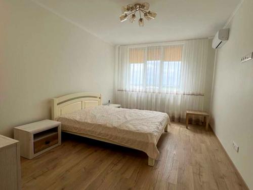 квартира за адресою Анни Ахматової вул., 44-а