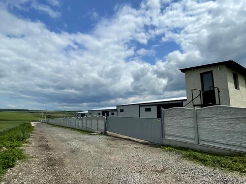 комерційна за адресою с. Лісові Гринівці, Центральна вул., 1