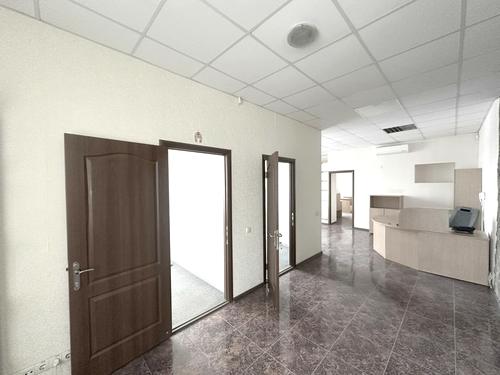 комерційна за адресою Металургів вул., 4