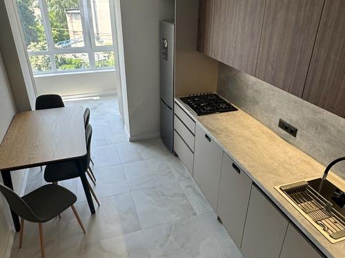 квартира за адресою Домбровського вул., 3б, к.14,15