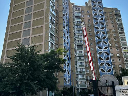 квартира за адресою Київ, Драгоманова вул., 12