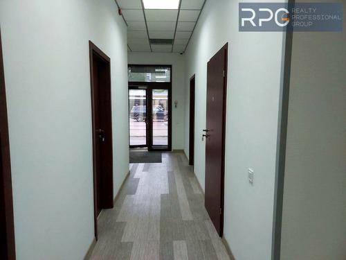 комерційна за адресою Хорива вул., 55Б