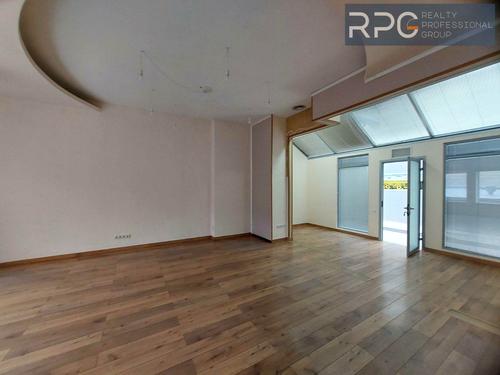 комерційна за адресою Хорива вул., 55Б
