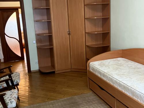 квартира за адресою Академічна вул. (Піонерська), 1