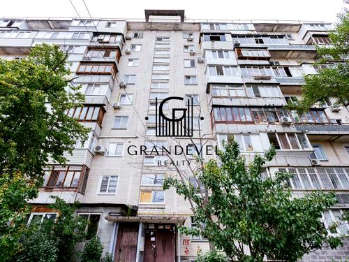 квартира за адресою Богатирська вул., 10
