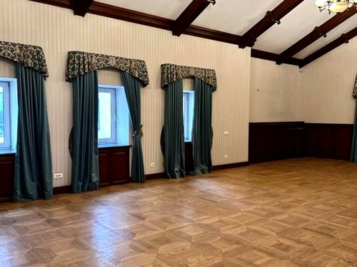комерційна за адресою Михайлівська вул., 12-Б