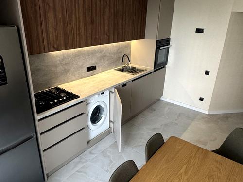 квартира за адресою Домбровського вул., 3б, к.14,15