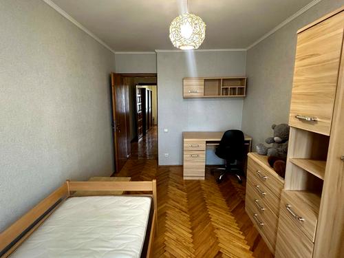 квартира за адресою Медової Печери вул. (), 38а