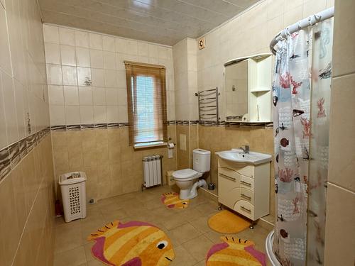 будинок за адресою Вишеньки 2