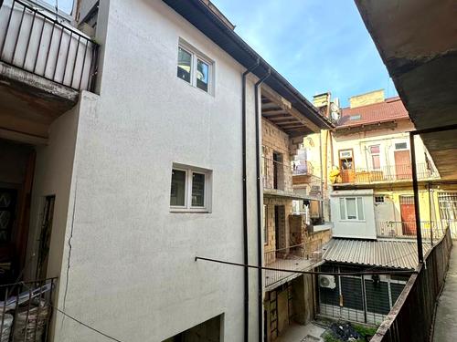 комерційна за адресою Лесі Українки вул., 7