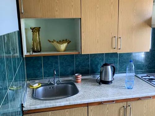 квартира по адресу Строителей ул., 12