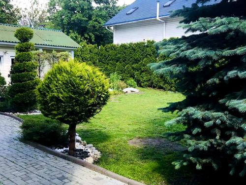 будинок за адресою Валерія Лобановського просп. (Червонозоряний)