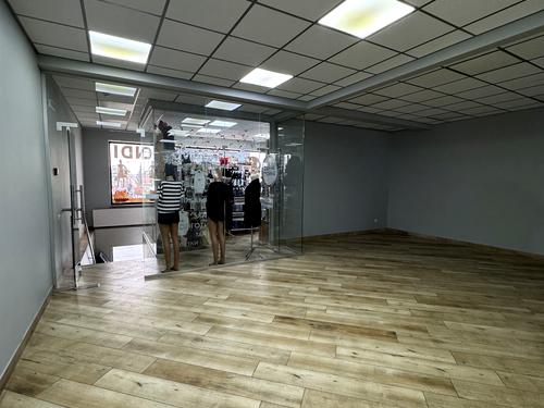 комерційна за адресою Відродження, 1