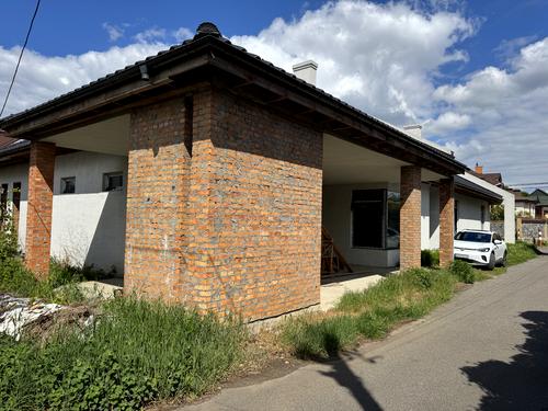 будинок за адресою 6-та лінія вул.