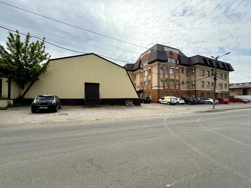 комерційна за адресою Універсальна вул., 6