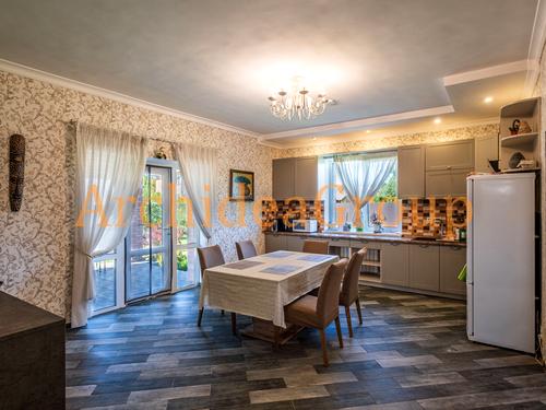 дом по адресу Лесі Українки, 37