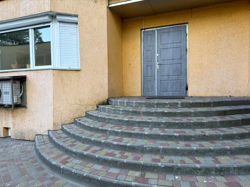 комерційна за адресою Михайла Грушевського вул. (Котовського), 73