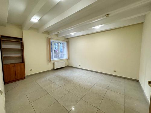 комерційна за адресою Ярослава Пастернака вул., 4