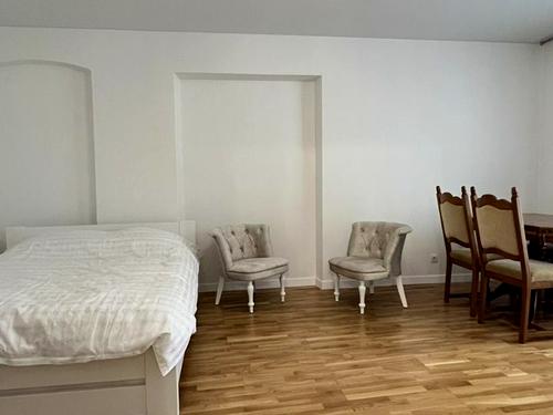 квартира за адресою пл. Міцкевича, 8