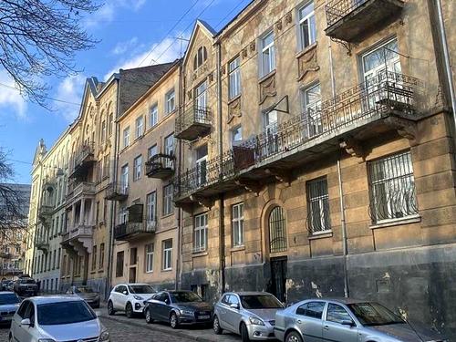квартира за адресою Михайла Старицького вул., 4