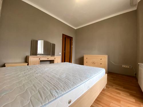 квартира за адресою Сергія Колачевського, 30