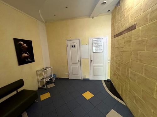 комерційна за адресою Академіка Булаховського вул., 5-В