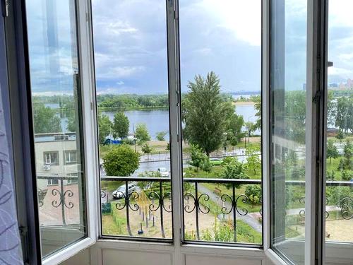 квартира за адресою Прирічна вул., 5