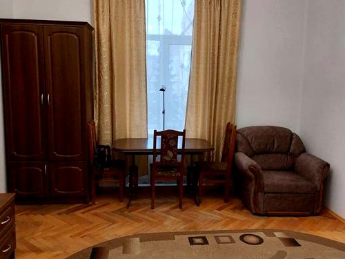 квартира по адресу Гетьмана Дорошенко ул. (Жовтневая), 40