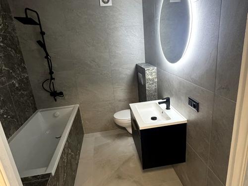 квартира за адресою Домбровського вул., 3б, к.14,15