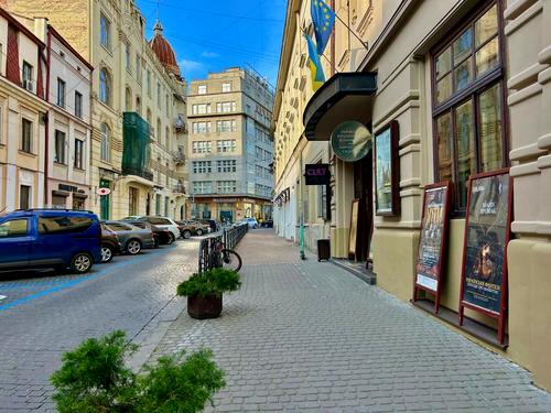 комерційна за адресою Мирослава Скорика вул. (Петра Чайковського), 17